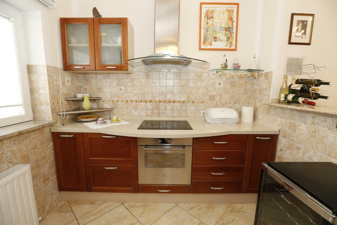 Apartment Bojan With Terrace And Sea View Башка Экстерьер фото