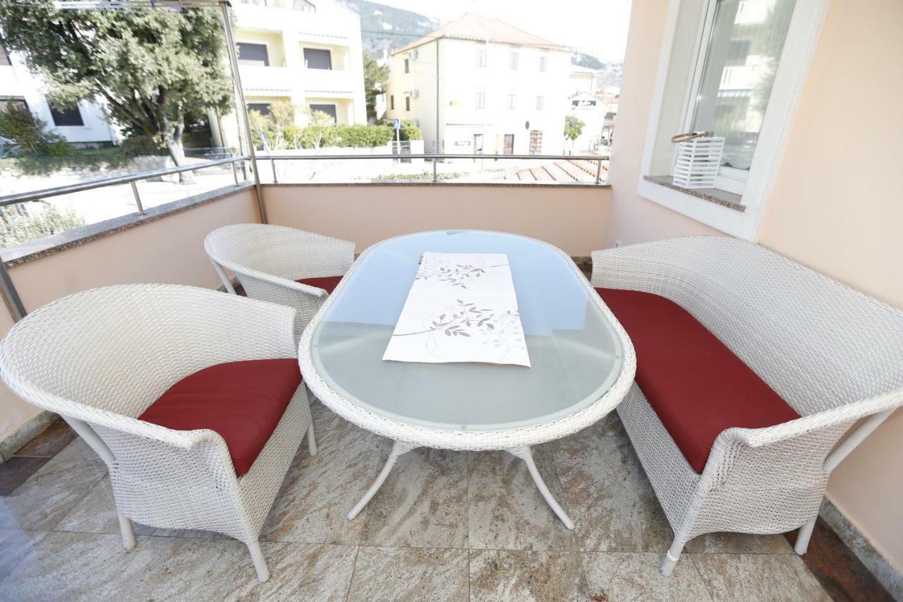Apartment Bojan With Terrace And Sea View Башка Экстерьер фото